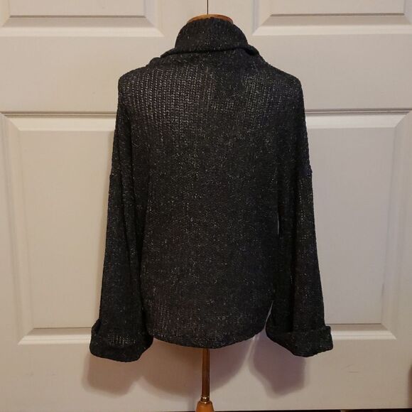 Gibsonlook Womens Flare Sleeve Cowl Neck Charcoal Grey Sweater Size Small‎ NWT - Picture 3 of 4